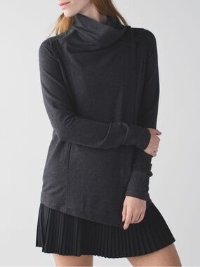 Lululemon Coast Wrap in Black size 4